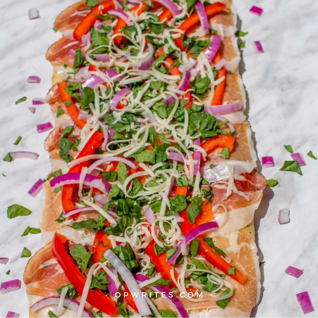 Grilled prosciutto pizza